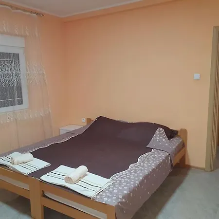 Apartment Small Cute Doublebed A4 In