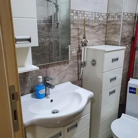 Apartment Small Cute Doublebed A4 In