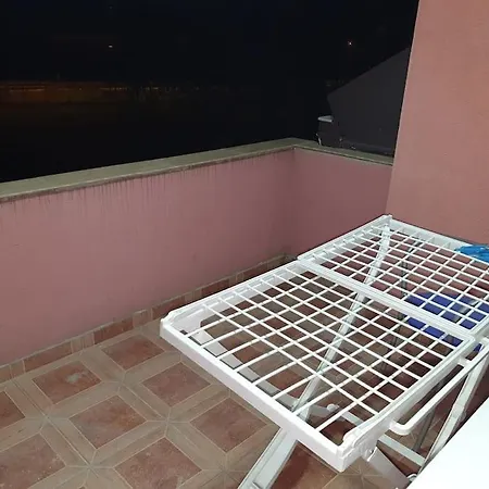 Small Cute Doublebed A4 In Pancevo